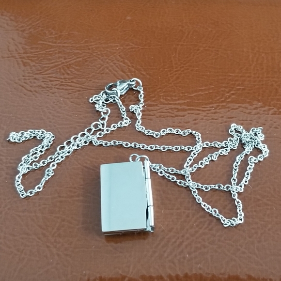 I Love You Letter Envelope Women's Necklace. Stainless Steel. New - Picture 8 of 9